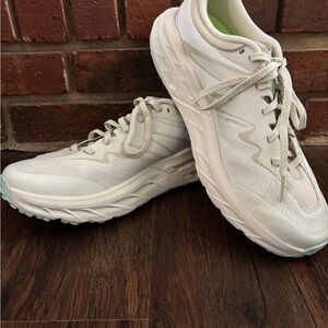 Brand New Hokas One Ones